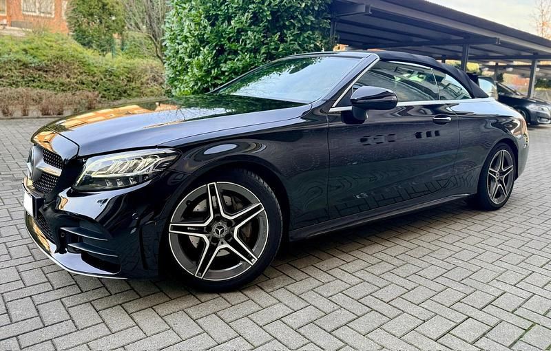 Gebraucht Mercedes C220 AMG line 194 PS (142 kW) 2019 Schwarz Cabrio