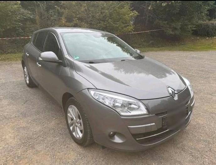 Gebraucht Renault Mégane 110 PS (80 kW) 2009 Grau Limousine