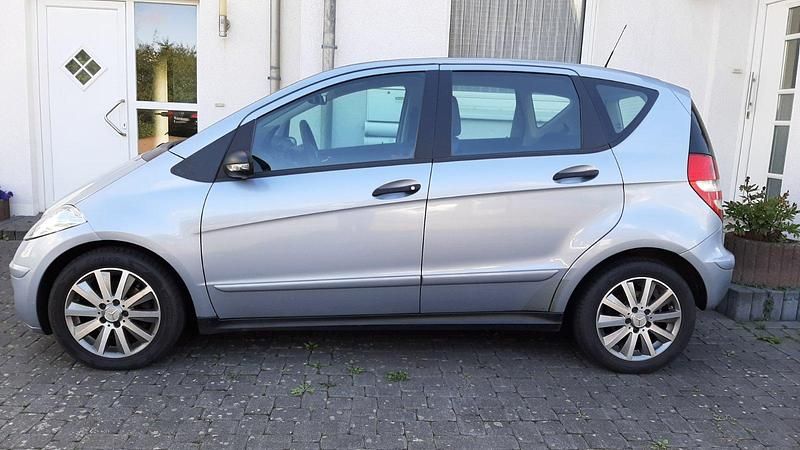 Blau Gebraucht 2007 Mercedes A150 Kombi | 3.333 € (Fairer Preis) - Bild 1/4