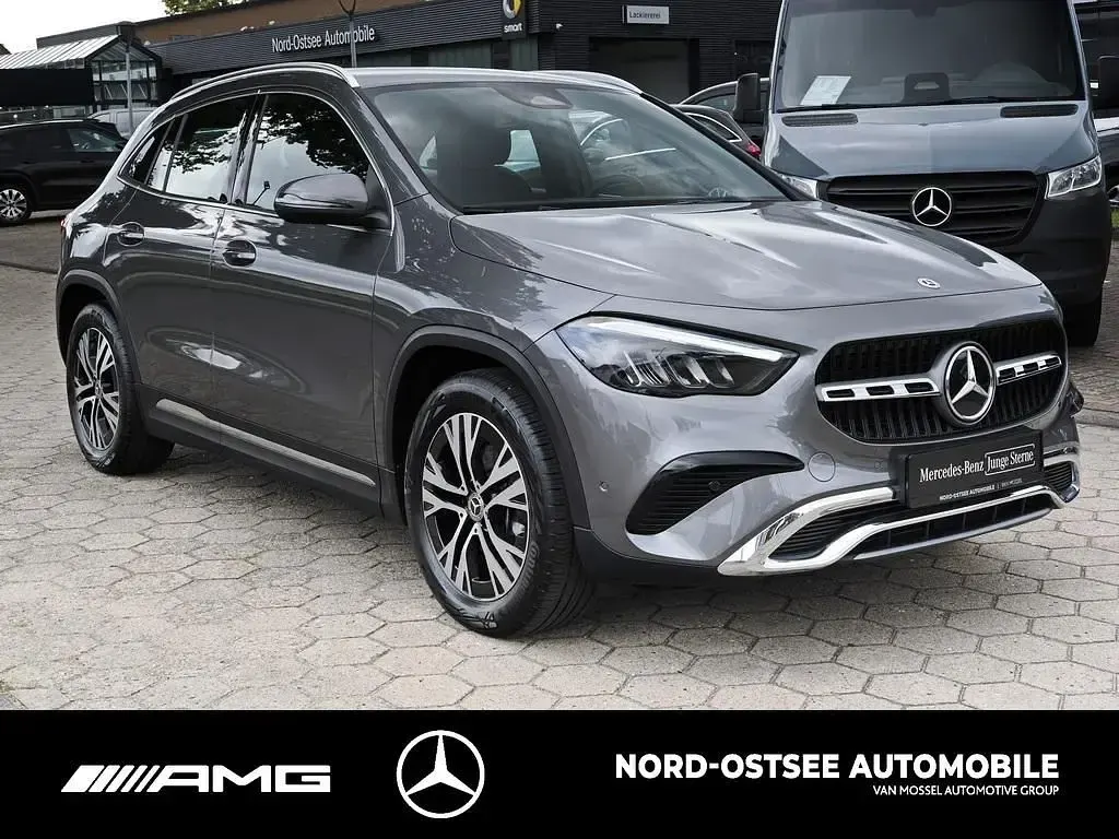 Gebraucht Mercedes GLA200 Progressive 150 PS (110 kW) 2025 Metalliclack mountaingrau SUV