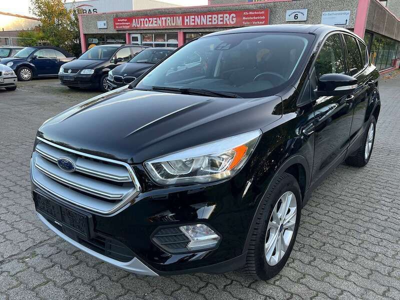 Iridiumschwarz metallic Gebraucht 2017 Ford Kuga Titanium SUV | 15.850 € (Fairer Preis) - Bild 1/4