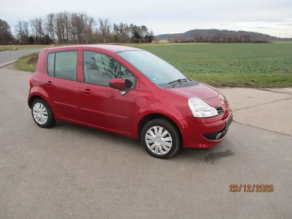 Używany Renault Modus 75 KM (55 kW) 2012 Czerwony Minivan