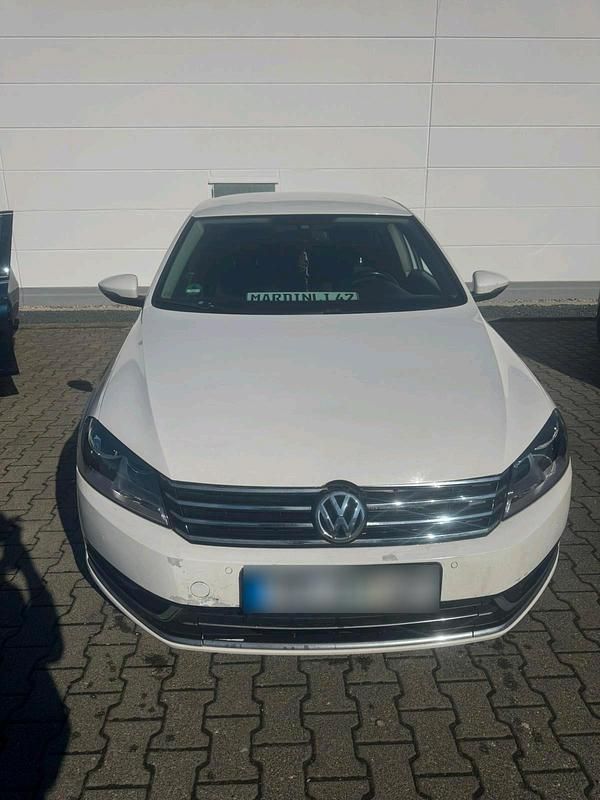 Gebraucht VW Passat 172 PS (126 kW) 2011 Weiß Limousine