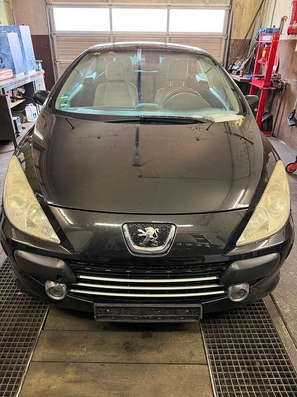Gebraucht Peugeot 307 CC Tendance 140 PS (102 kW) 2005 Schwarz Cabrio