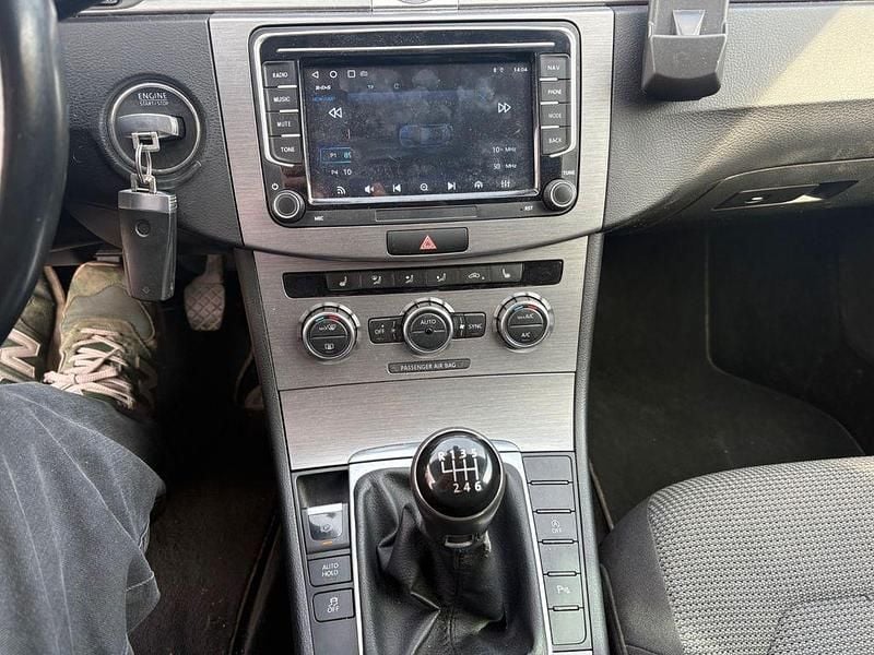 Gebraucht VW Passat Comfortline 122 PS (89 kW) 2014 Blau Kombi