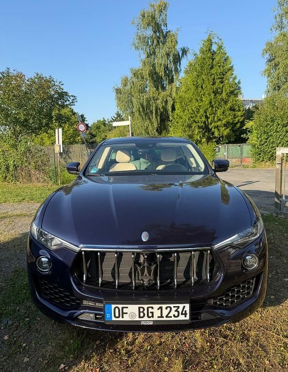 Gebraucht Maserati Levante 275 PS (202 kW) 2016 Blau SUV