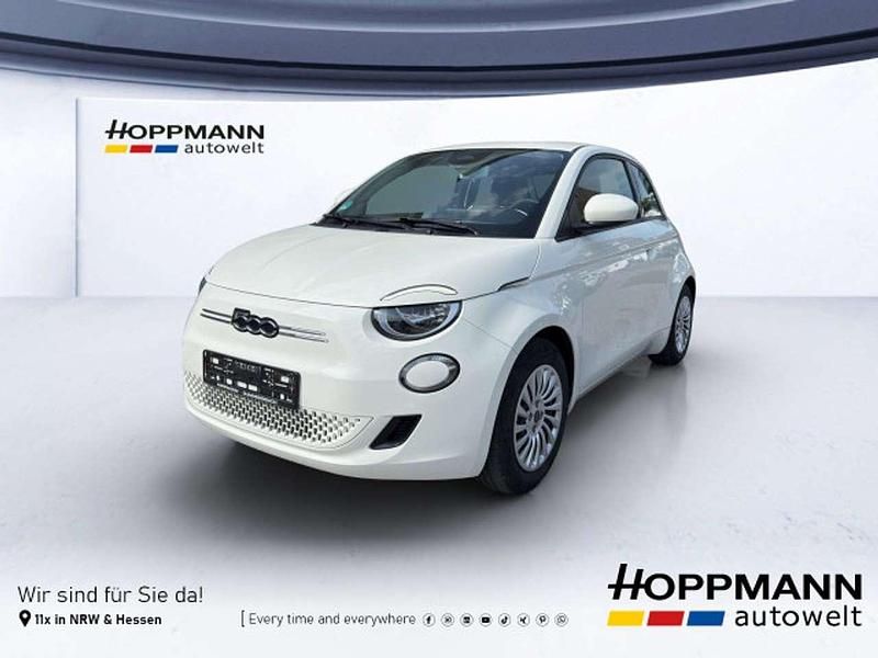 Weiß Gebraucht 2023 Fiat 500e Limousine | 19.990 € (Guter Preis) - Bild 1/3