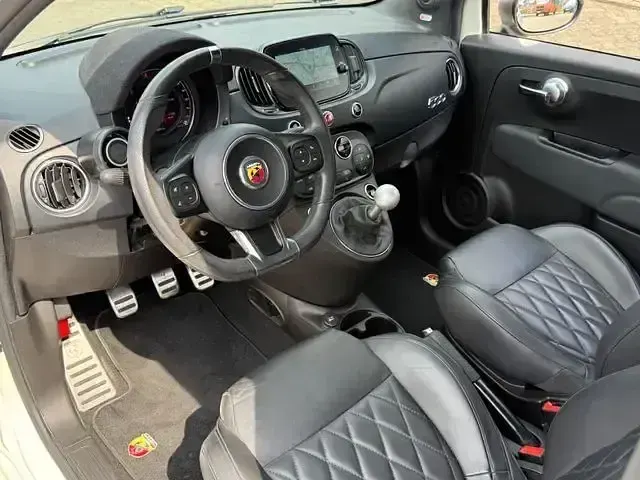Gebraucht Abarth 595C 165 PS (121 kW) 2023 Weiß Cabrio