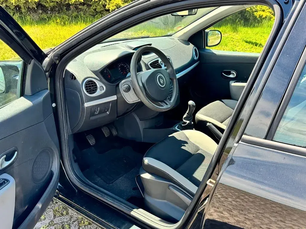 Gebraucht Renault Clio IV 75 PS (55 kW) 2012 Schwarz Limousine
