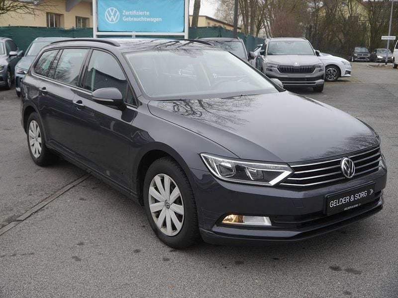 Gebraucht VW Passat 150 PS (110 kW) 2019 Grau Kombi