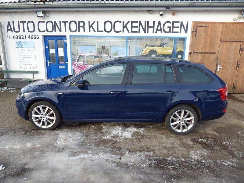 Gebraucht Skoda Octavia Joy 150 PS (110 kW) 2016 Blau Kleinwagen