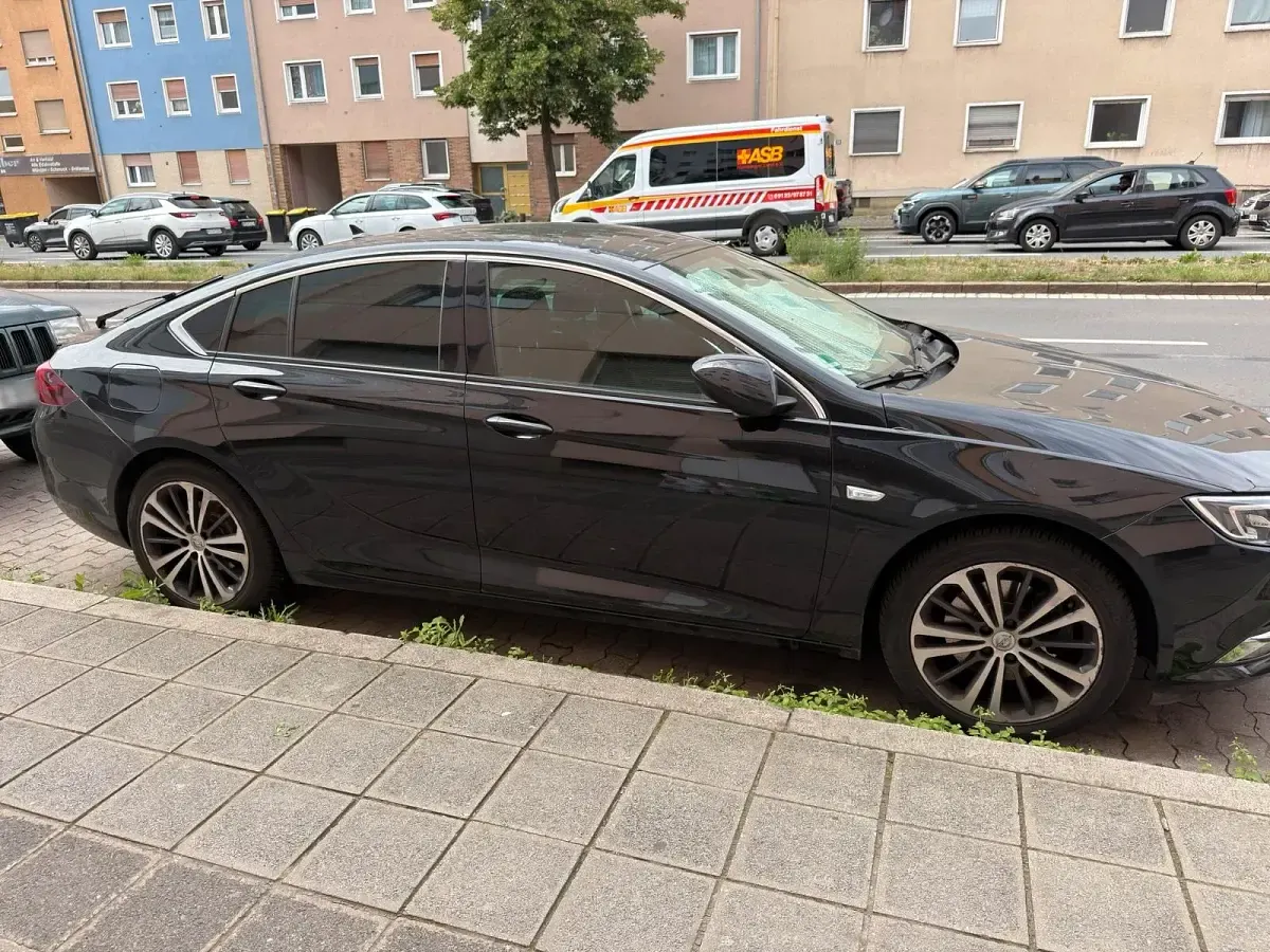 Gebraucht Opel Insignia Dynamic 170 PS (125 kW) 2019 Schwarz Limousine