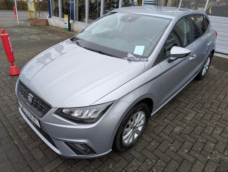 Urban silber metallic Gebraucht 2023 Seat Ibiza Style Limousine | 14.700 € (Guter Preis) - Bild 1/4
