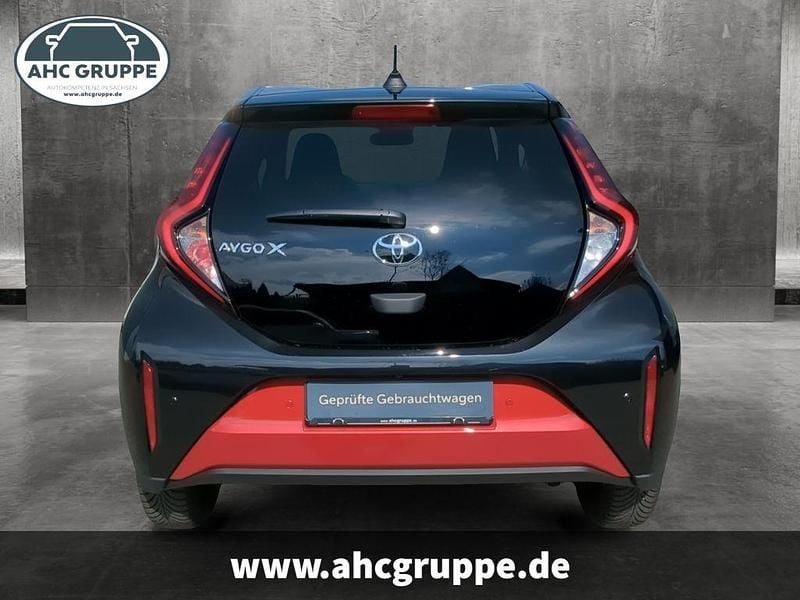 Gebraucht Toyota Aygo X Comfort 72 PS (52 kW) 2024 Rot SUV