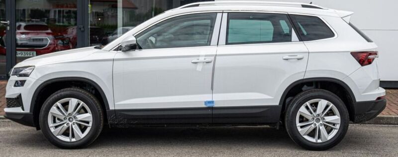 Weiß Neu 2024 Skoda Karoq Drive SUV | 32.830 € (Guter Preis) - Bild 1/1