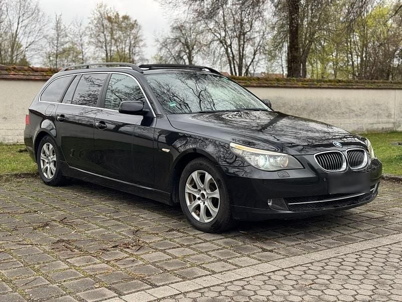 Gebraucht BMW 525 197 PS (144 kW) 2007 Schwarz Kombi