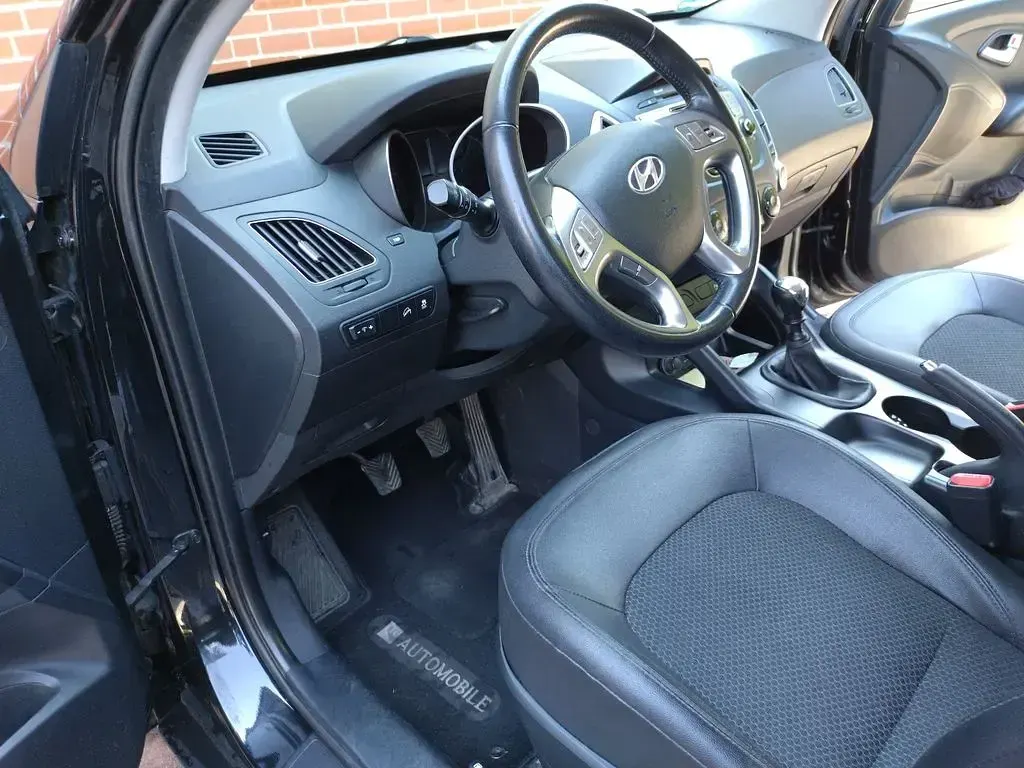 Gebraucht Hyundai ix35 Style 135 PS (99 kW) 2011 Schwarz SUV