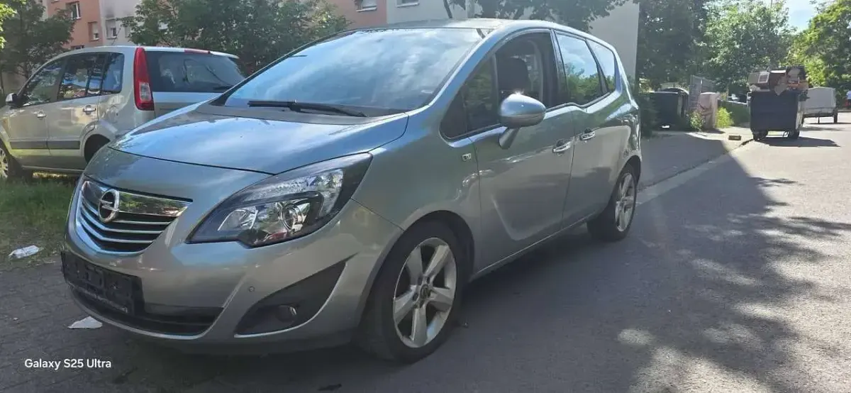 Gebraucht Opel Meriva 101 PS (74 kW) 2012 Silber Van / Kleinbus