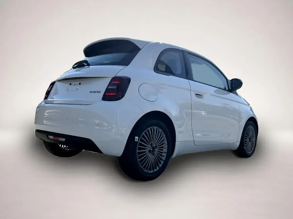 Neu Fiat 500 Icon 65 PS (47 kW) 2026 Manufacturer Kleinwagen