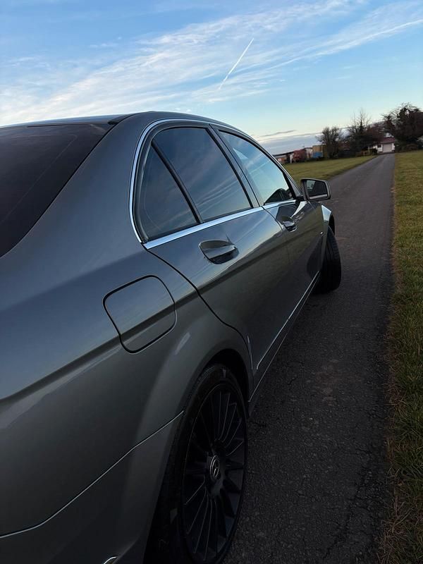 Gebraucht Mercedes C220 170 PS (125 kW) 2011 Grau Limousine