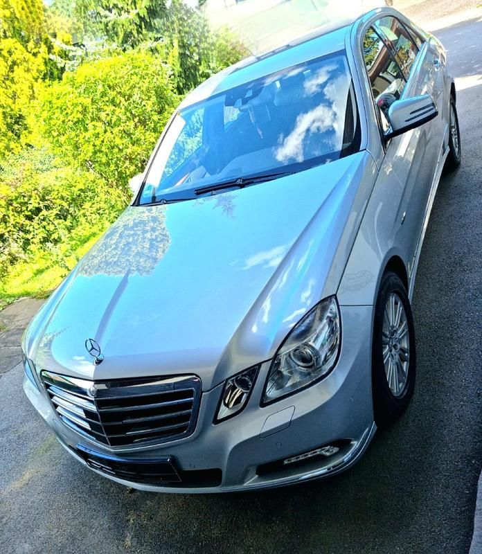 Gebraucht Mercedes E350 2009 Silber Limousine