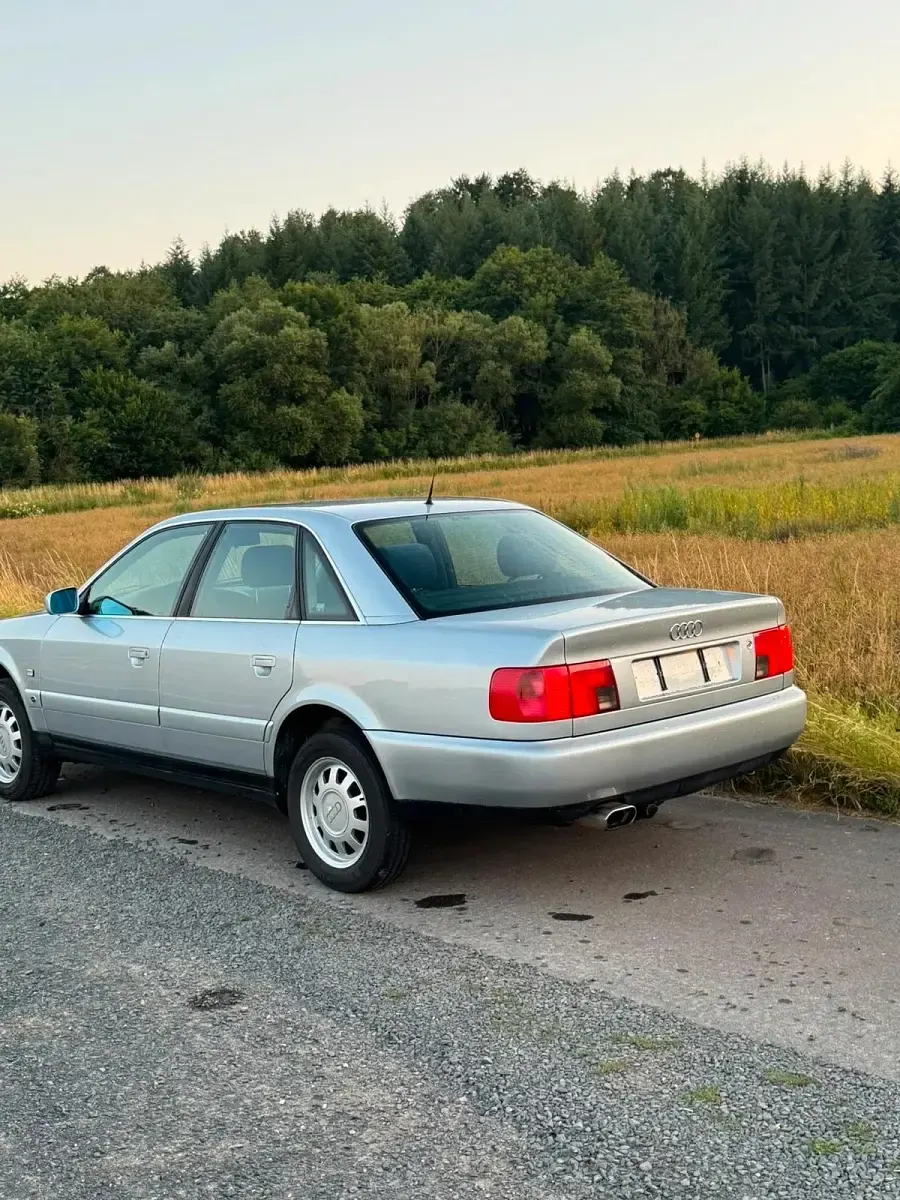 Gebraucht Audi 100 150 PS (110 kW) 1995 Silber Limousine