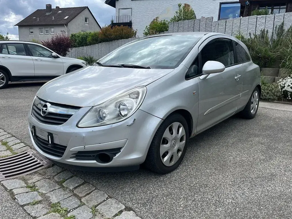 Używany Opel Corsa 90 KM (66 kW) 2007 Srebrny Hatchback