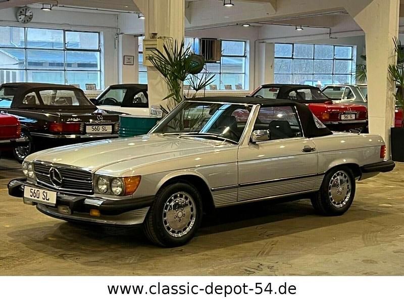 Gebraucht Mercedes 560 227 PS (166 kW) 1987 Astralsilber Cabrio