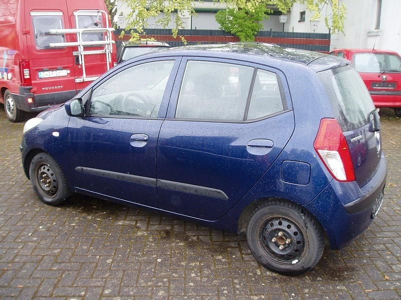 Gebraucht Hyundai i10 67 PS (49 kW) 2009 Blau Kleinwagen