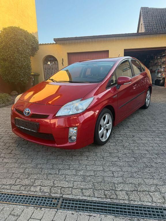 Gebraucht Toyota Prius 99 PS (72 kW) 2009 Rot Kleinwagen