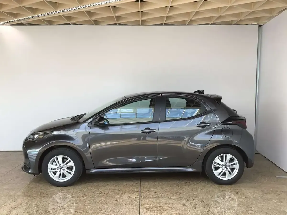 Neu Mazda 2 Center-Line 116 PS (85 kW) 2026 Grau Kleinwagen