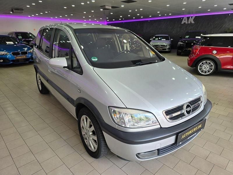 Silber Gebraucht 2003 Opel Zafira Executive Van / Kleinbus | 1.990 € (Etwas zu teuer) - Bild 1/4