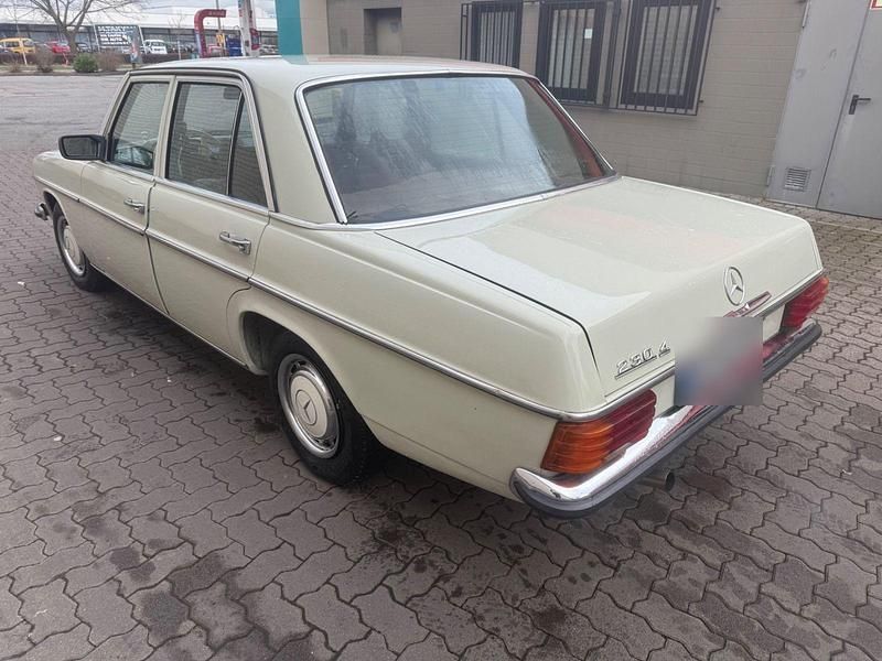Gebraucht Mercedes E230 120 PS (88 kW) 1974 Weiß Limousine