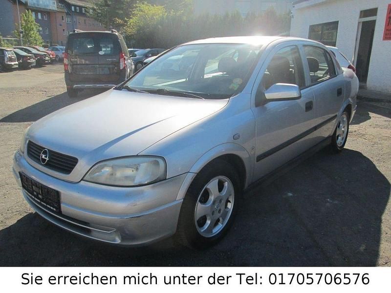 Gebraucht Opel Astra 75 PS (55 kW) 2000 Silber Limousine