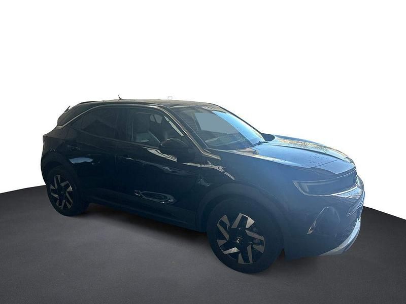Gebraucht Opel Mokka-e Elegance 100 kW (136 PS) 2022 Diamant schwarz/karbon schwarz SUV