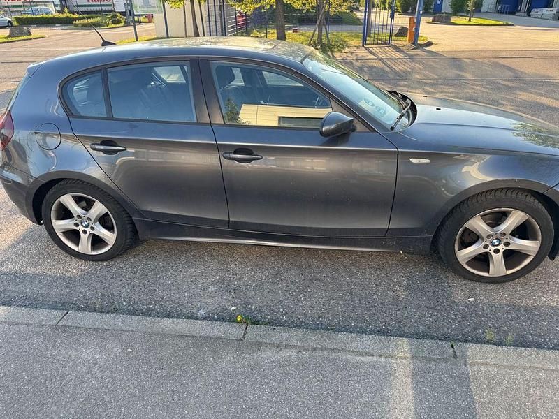 Gebraucht BMW 118 143 PS (105 kW) 2006 Grau Kleinwagen