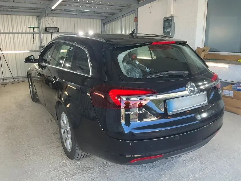 Gebraucht Opel Insignia 140 PS (102 kW) 2015 Schwarz Kombi
