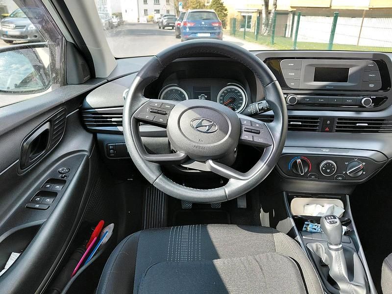 Gebraucht Hyundai i20 Select 84 PS (61 kW) 2022 Silber Kleinwagen