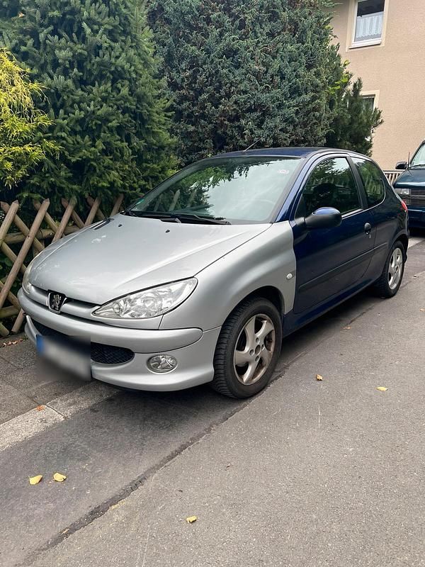 Blau Gebraucht 2000 Peugeot 206 Coupé | 1.999 € (Teuer) - Bild 1/4