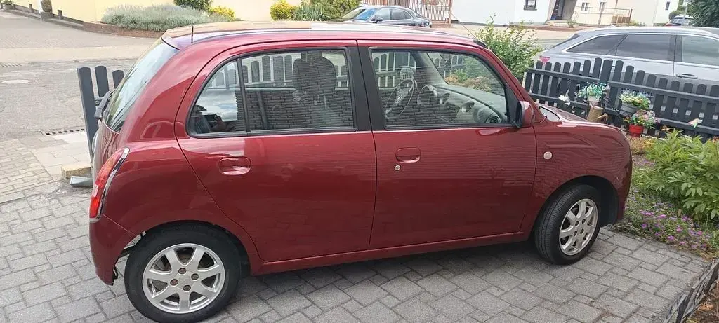 Gebraucht Daihatsu Trevis 58 PS (42 kW) 2008 Rot Kleinwagen