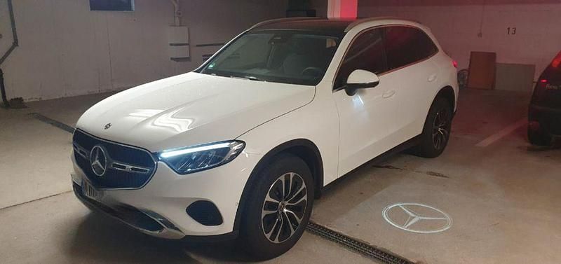 Weiß Gebraucht 2024 Mercedes GLC220 SUV | 54.500 € (Superpreis) - Bild 1/3