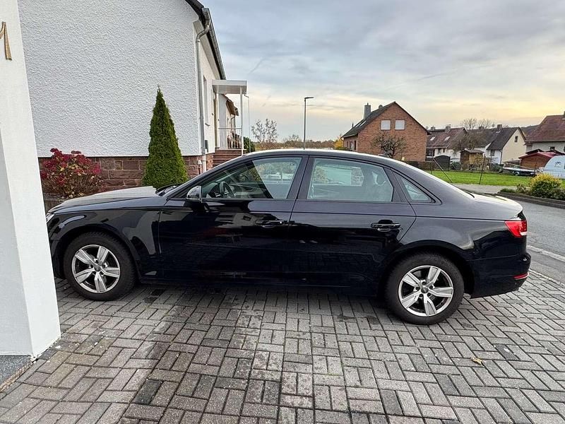Gebraucht Audi A4 150 PS (110 kW) 2018 Schwarz Limousine