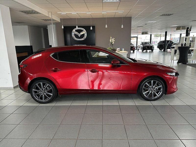 Gebraucht Mazda 3 Selection 150 PS (110 kW) 2021 Magmarot Limousine