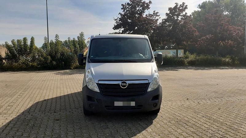 Silber Gebraucht 2014 Opel Movano Van | 10.000 € (Fairer Preis) - Bild 1/4