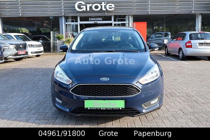 Gebraucht Ford Focus 105 PS (77 kW) 2018 Blau Kombi