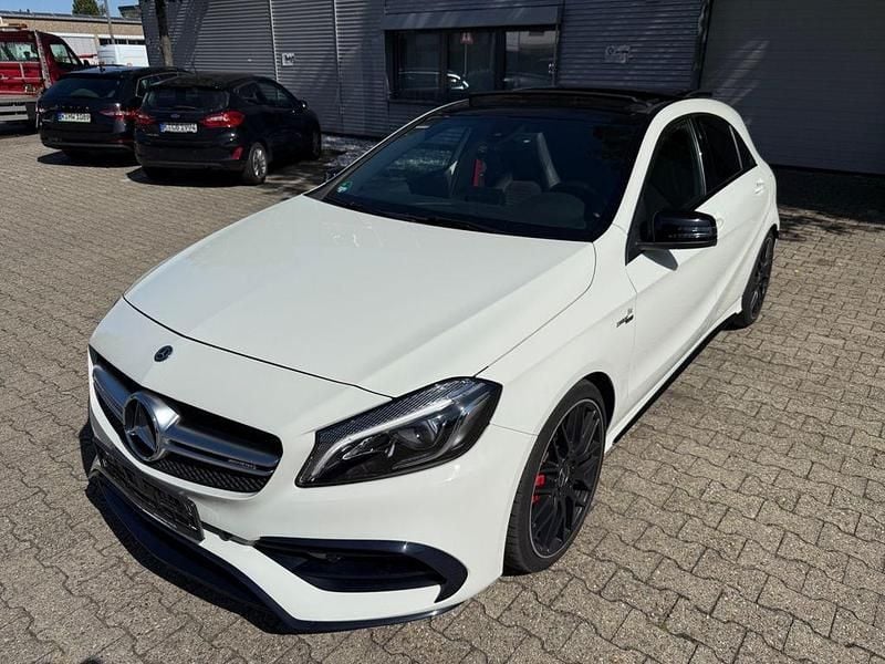 Weiß Gebraucht 2018 Mercedes A45 AMG AMG Limousine | 29.490 € (Guter Preis) - Bild 1/4
