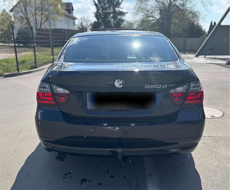 Gebraucht BMW 320 163 PS (119 kW) 2006 Schwarz Limousine