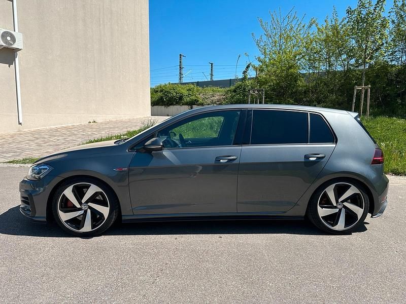 Second-hand VW Golf VII GTI 300 CP (220 kW) 2017 Gri Berlinǎ