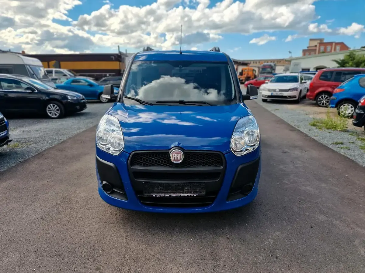 Gebraucht Fiat Doblò 95 PS (69 kW) 2012 Blau Van / Kleinbus