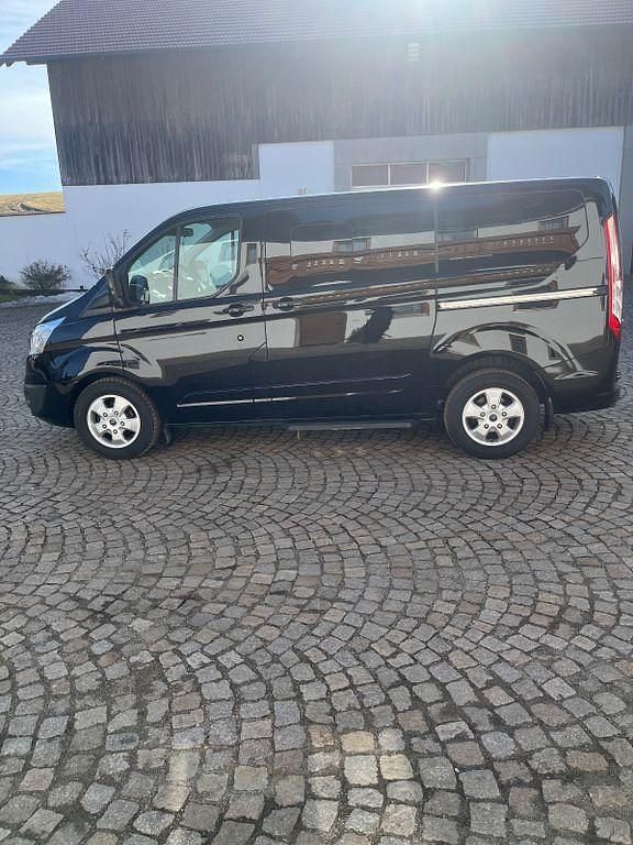 Gebraucht Ford Tourneo 170 PS (125 kW) 2017 Schwarz Limousine
